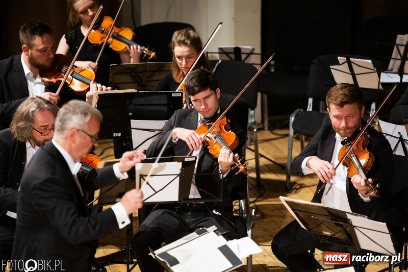 Zdjęcie w galerii na portalu naszraciborz.pl: Koncert Wielcy Raciborzanie w Raciborskim Centrum Kultury [FOTO i WIDEO] wiadomości z regionu