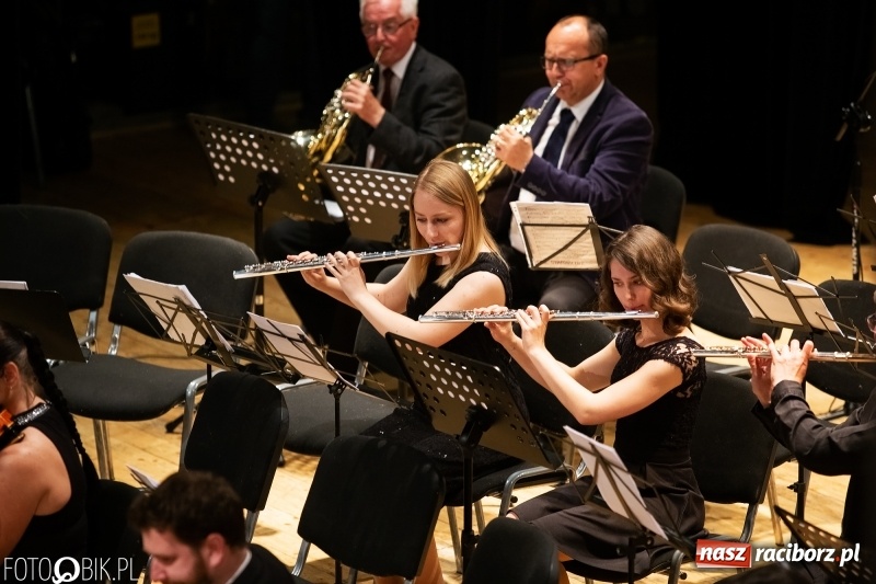 Zdjęcie w galerii na portalu naszraciborz.pl: Koncert Wielcy Raciborzanie w Raciborskim Centrum Kultury [FOTO i WIDEO] wiadomości z regionu