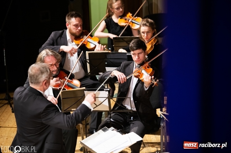 Zdjęcie w galerii na portalu naszraciborz.pl: Koncert Wielcy Raciborzanie w Raciborskim Centrum Kultury [FOTO i WIDEO] wiadomości z regionu