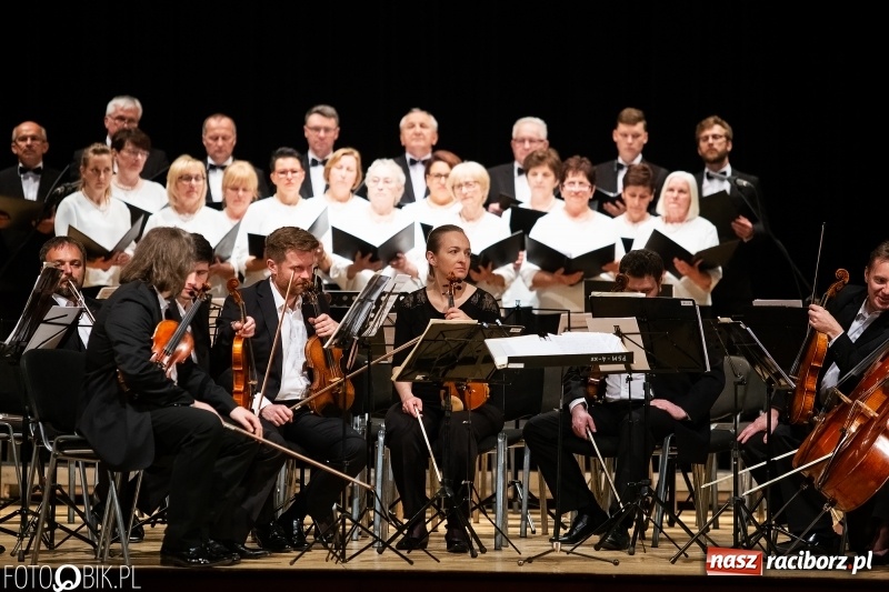Zdjęcie w galerii na portalu naszraciborz.pl: Koncert Wielcy Raciborzanie w Raciborskim Centrum Kultury [FOTO i WIDEO] wiadomości z regionu
