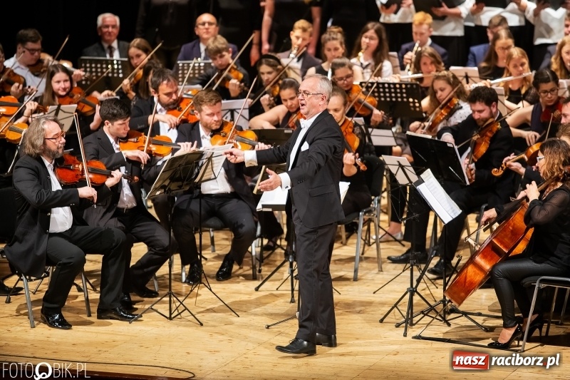 Zdjęcie w galerii na portalu naszraciborz.pl: Koncert Wielcy Raciborzanie w Raciborskim Centrum Kultury [FOTO i WIDEO] wiadomości z regionu