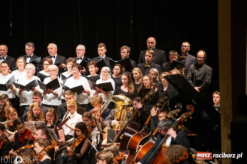 Zdjęcie w galerii na portalu naszraciborz.pl: Koncert Wielcy Raciborzanie w Raciborskim Centrum Kultury [FOTO i WIDEO] wiadomości z regionu