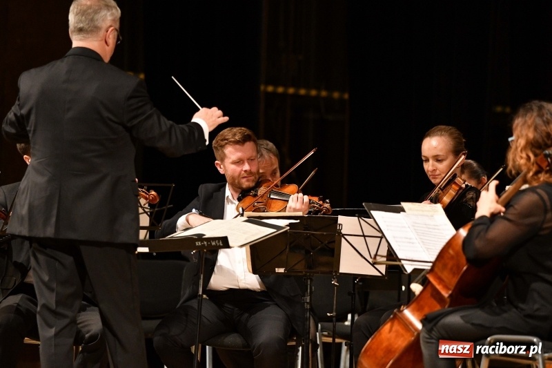 Zdjęcie w galerii na portalu naszraciborz.pl: Koncert Wielcy Raciborzanie w Raciborskim Centrum Kultury [FOTO i WIDEO] wiadomości z regionu
