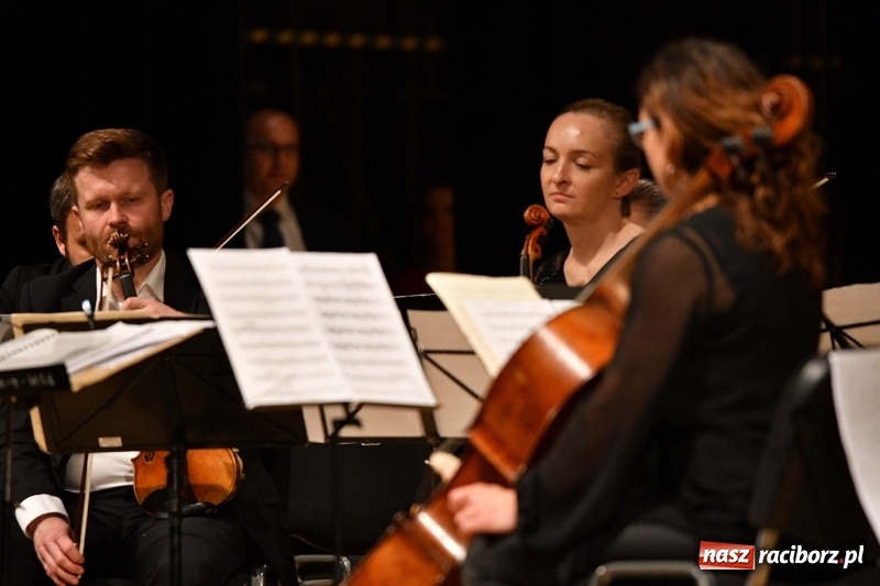 Zdjęcie w galerii na portalu naszraciborz.pl: Koncert Wielcy Raciborzanie w Raciborskim Centrum Kultury [FOTO i WIDEO] wiadomości z regionu