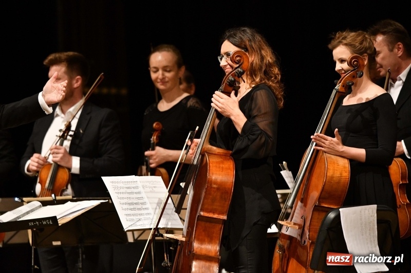 Zdjęcie w galerii na portalu naszraciborz.pl: Koncert Wielcy Raciborzanie w Raciborskim Centrum Kultury [FOTO i WIDEO] wiadomości z regionu