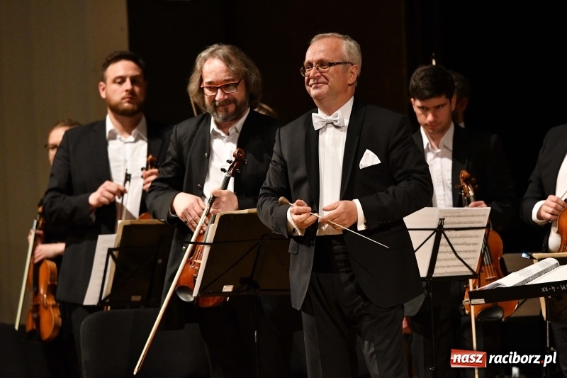 Zdjęcie w galerii na portalu naszraciborz.pl: Koncert Wielcy Raciborzanie w Raciborskim Centrum Kultury [FOTO i WIDEO] wiadomości z regionu