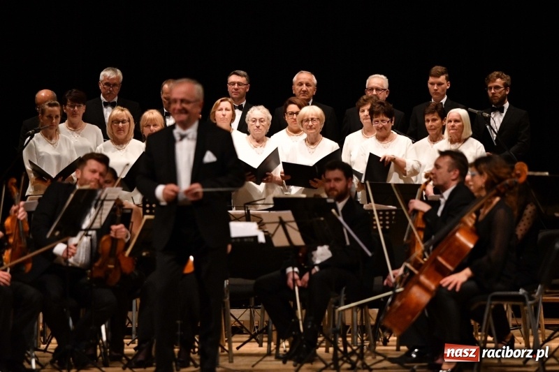Zdjęcie w galerii na portalu naszraciborz.pl: Koncert Wielcy Raciborzanie w Raciborskim Centrum Kultury [FOTO i WIDEO] wiadomości z regionu