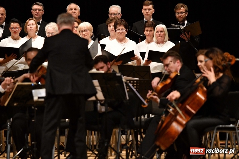 Zdjęcie w galerii na portalu naszraciborz.pl: Koncert Wielcy Raciborzanie w Raciborskim Centrum Kultury [FOTO i WIDEO] wiadomości z regionu