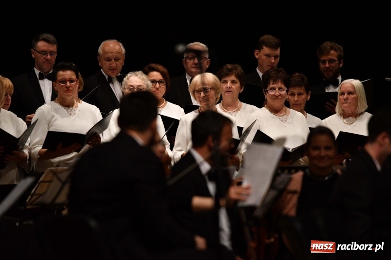 Zdjęcie w galerii na portalu naszraciborz.pl: Koncert Wielcy Raciborzanie w Raciborskim Centrum Kultury [FOTO i WIDEO] wiadomości z regionu