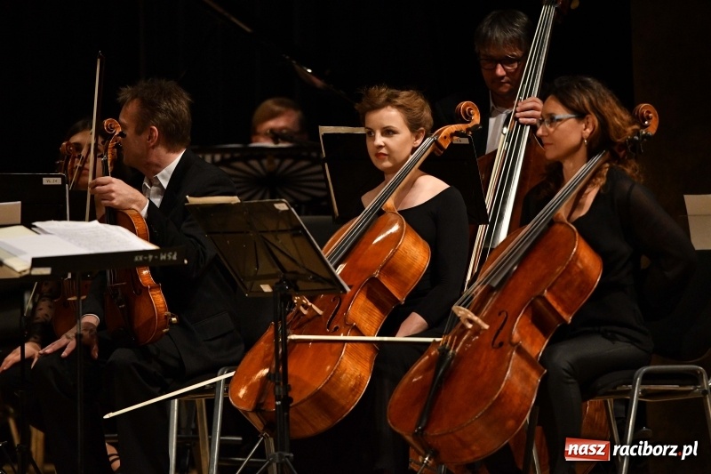 Zdjęcie w galerii na portalu naszraciborz.pl: Koncert Wielcy Raciborzanie w Raciborskim Centrum Kultury [FOTO i WIDEO] wiadomości z regionu