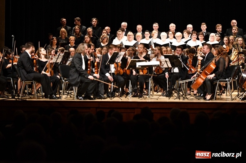 Zdjęcie w galerii na portalu naszraciborz.pl: Koncert Wielcy Raciborzanie w Raciborskim Centrum Kultury [FOTO i WIDEO] wiadomości z regionu