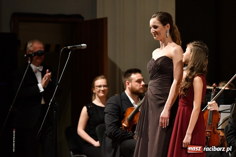 Zdjęcie w galerii na portalu naszraciborz.pl: Koncert Wielcy Raciborzanie w Raciborskim Centrum Kultury [FOTO i WIDEO] wiadomości z regionu