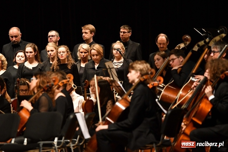 Zdjęcie w galerii na portalu naszraciborz.pl: Koncert Wielcy Raciborzanie w Raciborskim Centrum Kultury [FOTO i WIDEO] wiadomości z regionu