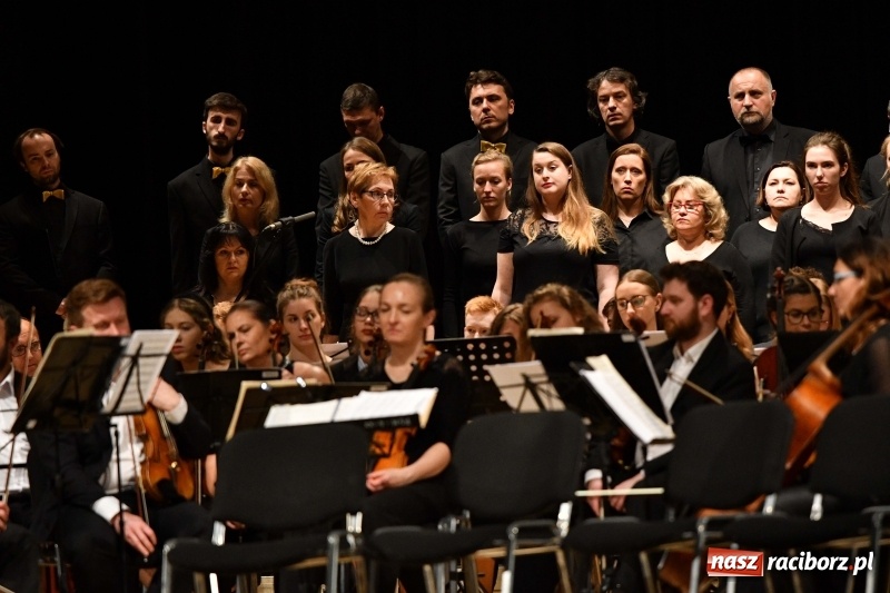 Zdjęcie w galerii na portalu naszraciborz.pl: Koncert Wielcy Raciborzanie w Raciborskim Centrum Kultury [FOTO i WIDEO] wiadomości z regionu