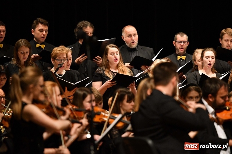 Zdjęcie w galerii na portalu naszraciborz.pl: Koncert Wielcy Raciborzanie w Raciborskim Centrum Kultury [FOTO i WIDEO] wiadomości z regionu