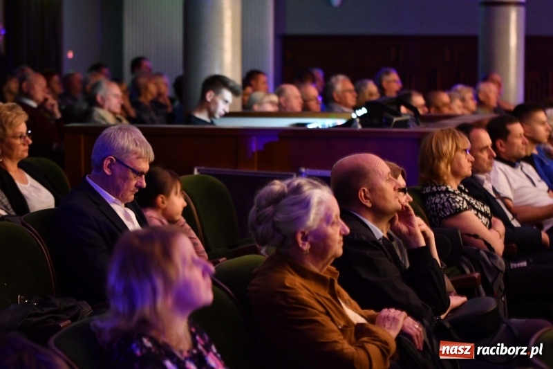 Zdjęcie w galerii na portalu naszraciborz.pl: Koncert Wielcy Raciborzanie w Raciborskim Centrum Kultury [FOTO i WIDEO] wiadomości z regionu