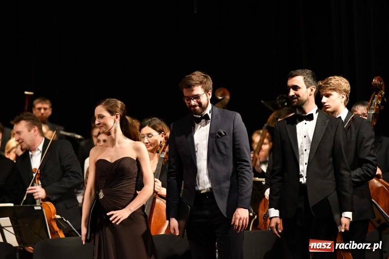 Zdjęcie w galerii na portalu naszraciborz.pl: Koncert Wielcy Raciborzanie w Raciborskim Centrum Kultury [FOTO i WIDEO] wiadomości z regionu