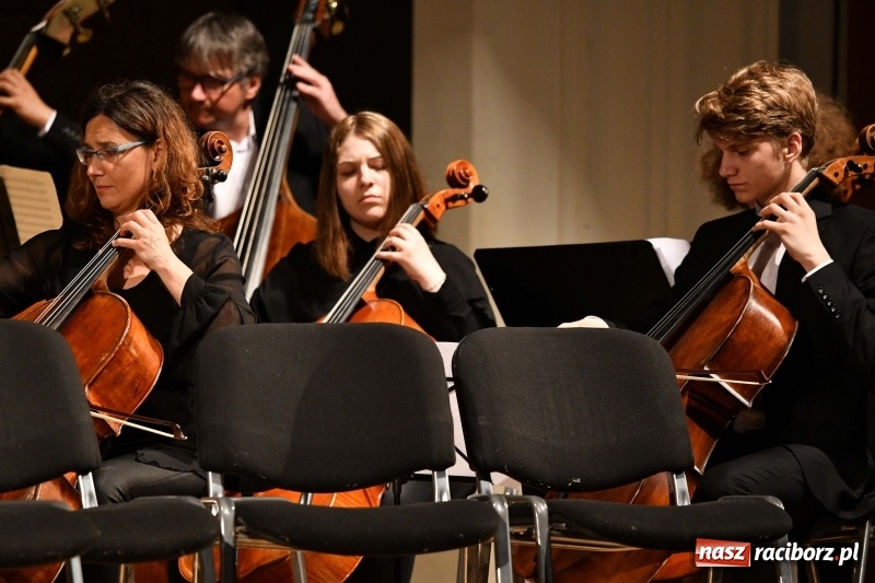 Zdjęcie w galerii na portalu naszraciborz.pl: Koncert Wielcy Raciborzanie w Raciborskim Centrum Kultury [FOTO i WIDEO] wiadomości z regionu