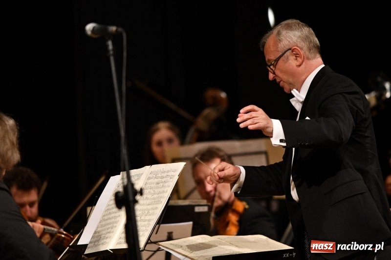 Zdjęcie w galerii na portalu naszraciborz.pl: Koncert Wielcy Raciborzanie w Raciborskim Centrum Kultury [FOTO i WIDEO] wiadomości z regionu
