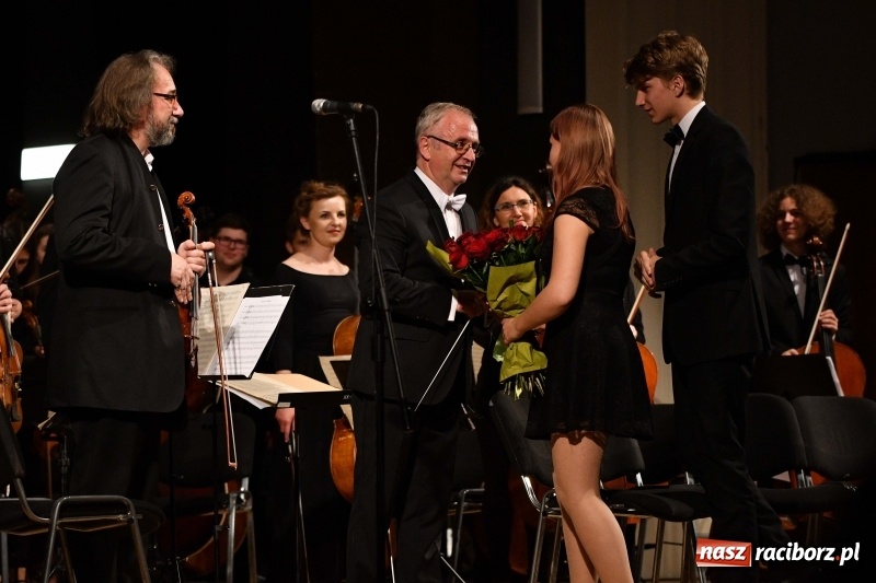 Zdjęcie w galerii na portalu naszraciborz.pl: Koncert Wielcy Raciborzanie w Raciborskim Centrum Kultury [FOTO i WIDEO] wiadomości z regionu