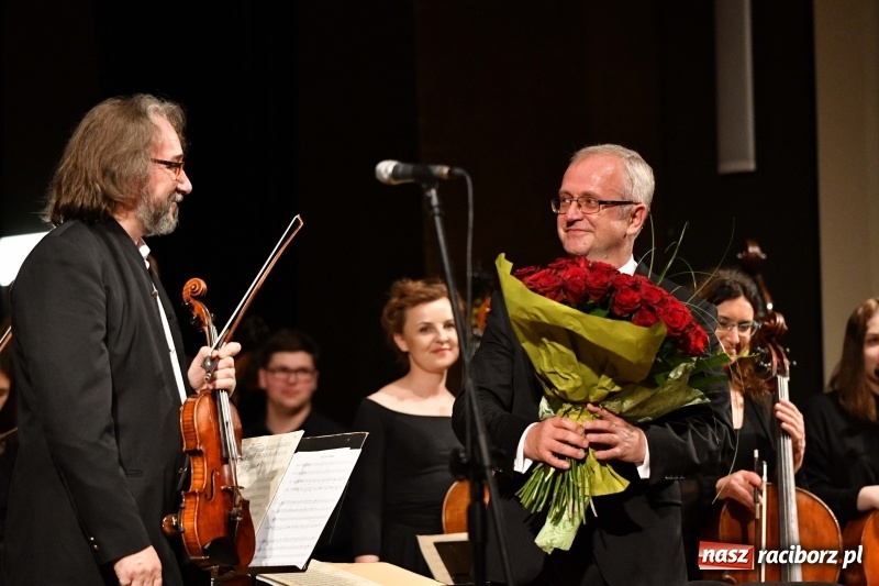 Zdjęcie w galerii na portalu naszraciborz.pl: Koncert Wielcy Raciborzanie w Raciborskim Centrum Kultury [FOTO i WIDEO] wiadomości z regionu