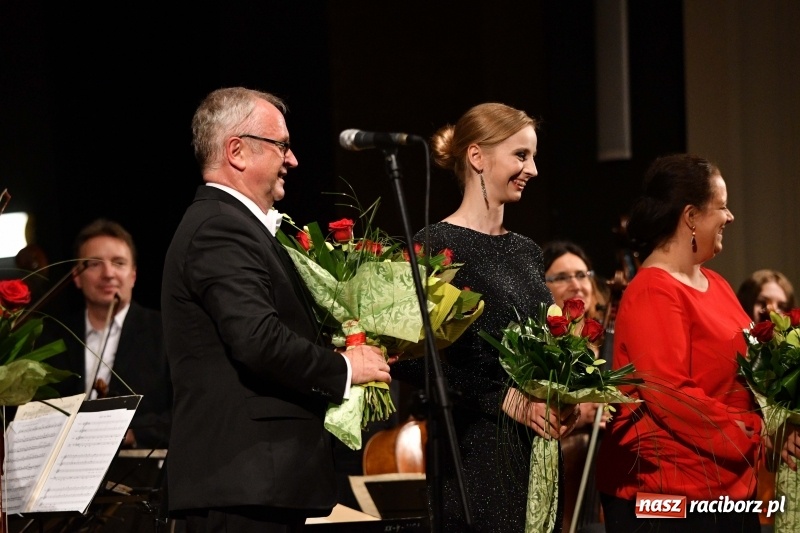 Zdjęcie w galerii na portalu naszraciborz.pl: Koncert Wielcy Raciborzanie w Raciborskim Centrum Kultury [FOTO i WIDEO] wiadomości z regionu