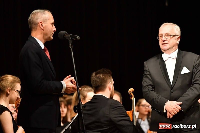 Zdjęcie w galerii na portalu naszraciborz.pl: Koncert Wielcy Raciborzanie w Raciborskim Centrum Kultury [FOTO i WIDEO] wiadomości z regionu