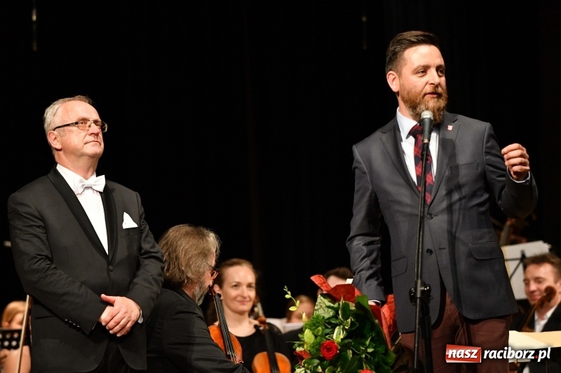 Zdjęcie w galerii na portalu naszraciborz.pl: Koncert Wielcy Raciborzanie w Raciborskim Centrum Kultury [FOTO i WIDEO] wiadomości z regionu