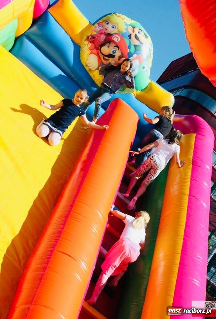 Zdjęcie w galerii na portalu naszraciborz.pl:  Kolorowy i słodki dzień w SP 13  wiadomości z regionu