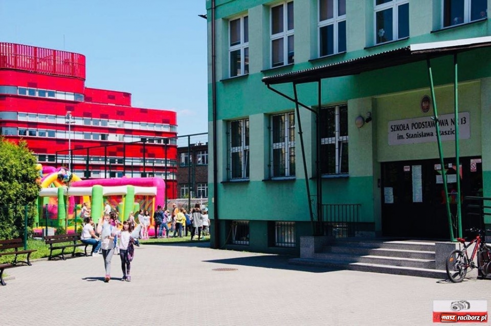 Zdjęcie w galerii na portalu naszraciborz.pl:  Kolorowy i słodki dzień w SP 13  wiadomości z regionu