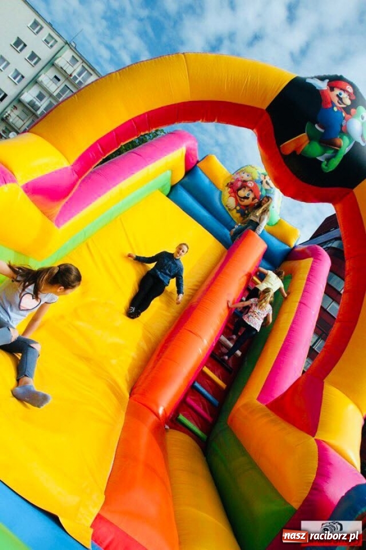 Zdjęcie w galerii na portalu naszraciborz.pl:  Kolorowy i słodki dzień w SP 13  wiadomości z regionu