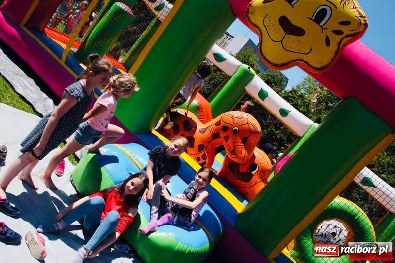 Zdjęcie w galerii na portalu naszraciborz.pl:  Kolorowy i słodki dzień w SP 13  wiadomości z regionu