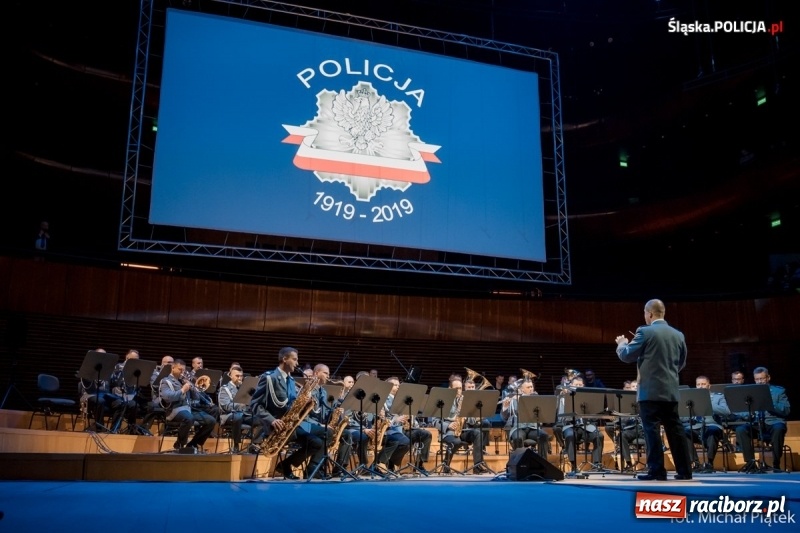 Zdjęcie w galerii na portalu naszraciborz.pl: Raciborzanie śpiewali dla policjantów z całego świata [FOTO i WIDEO] wiadomości z regionu