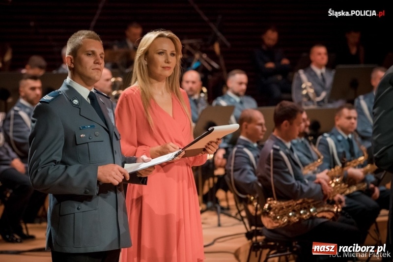 Zdjęcie w galerii na portalu naszraciborz.pl: Raciborzanie śpiewali dla policjantów z całego świata [FOTO i WIDEO] wiadomości z regionu