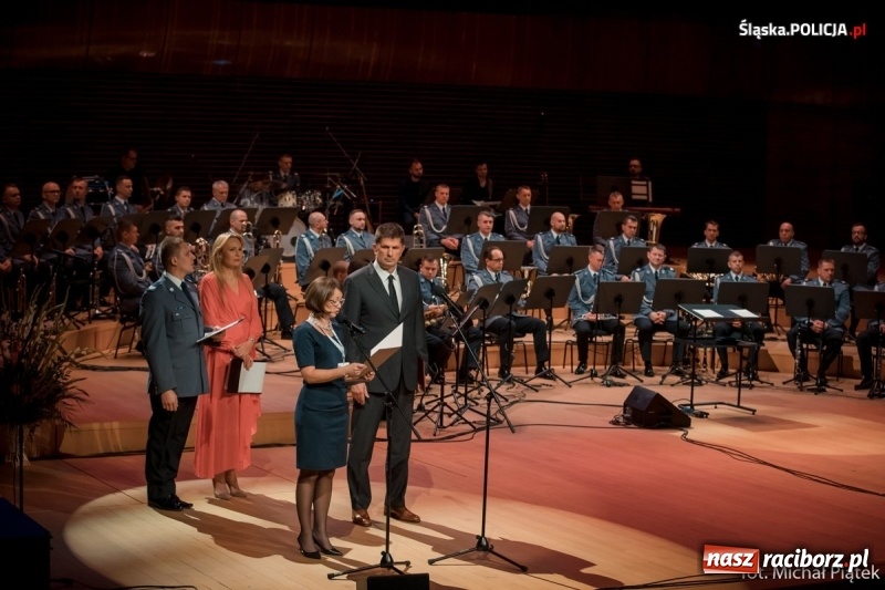 Zdjęcie w galerii na portalu naszraciborz.pl: Raciborzanie śpiewali dla policjantów z całego świata [FOTO i WIDEO] wiadomości z regionu