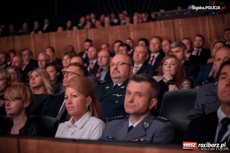 Zdjęcie w galerii na portalu naszraciborz.pl: Raciborzanie śpiewali dla policjantów z całego świata [FOTO i WIDEO] wiadomości z regionu