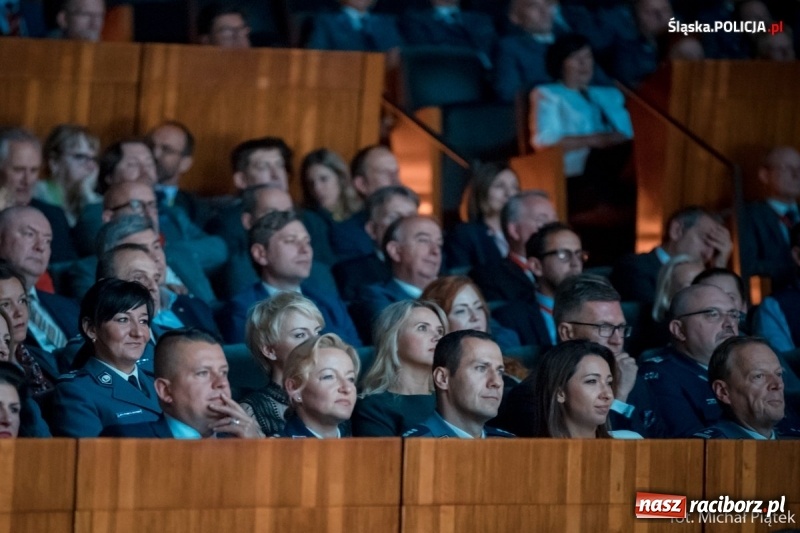 Zdjęcie w galerii na portalu naszraciborz.pl: Raciborzanie śpiewali dla policjantów z całego świata [FOTO i WIDEO] wiadomości z regionu