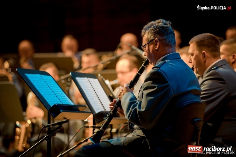 Zdjęcie w galerii na portalu naszraciborz.pl: Raciborzanie śpiewali dla policjantów z całego świata [FOTO i WIDEO] wiadomości z regionu