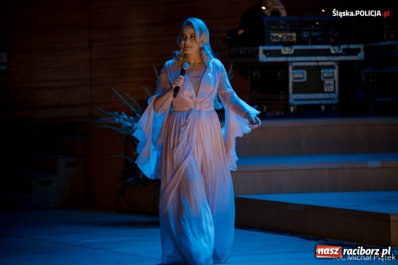 Zdjęcie w galerii na portalu naszraciborz.pl: Raciborzanie śpiewali dla policjantów z całego świata [FOTO i WIDEO] wiadomości z regionu