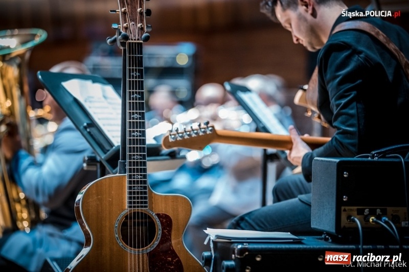 Zdjęcie w galerii na portalu naszraciborz.pl: Raciborzanie śpiewali dla policjantów z całego świata [FOTO i WIDEO] wiadomości z regionu
