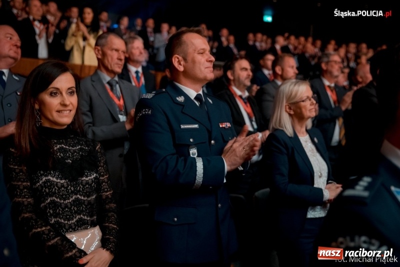 Zdjęcie w galerii na portalu naszraciborz.pl: Raciborzanie śpiewali dla policjantów z całego świata [FOTO i WIDEO] wiadomości z regionu