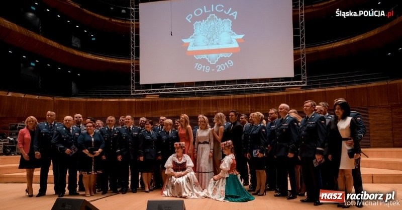 Zdjęcie w galerii na portalu naszraciborz.pl: Raciborzanie śpiewali dla policjantów z całego świata [FOTO i WIDEO] wiadomości z regionu