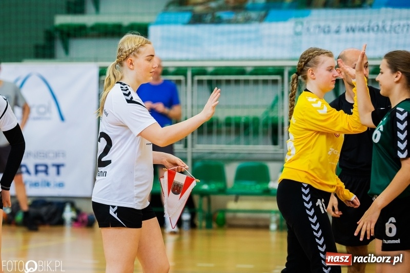 Zdjęcie w galerii na portalu naszraciborz.pl: Turniej Przyjaźni Przaja Handballowi w Arenie Rafako wiadomości z regionu