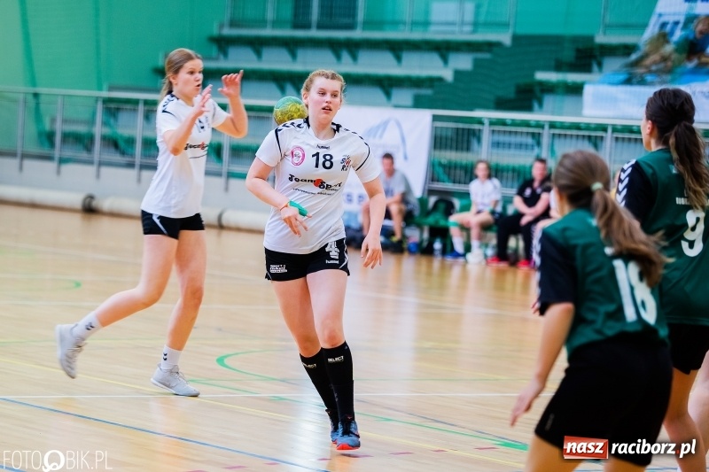 Zdjęcie w galerii na portalu naszraciborz.pl: Turniej Przyjaźni Przaja Handballowi w Arenie Rafako wiadomości z regionu