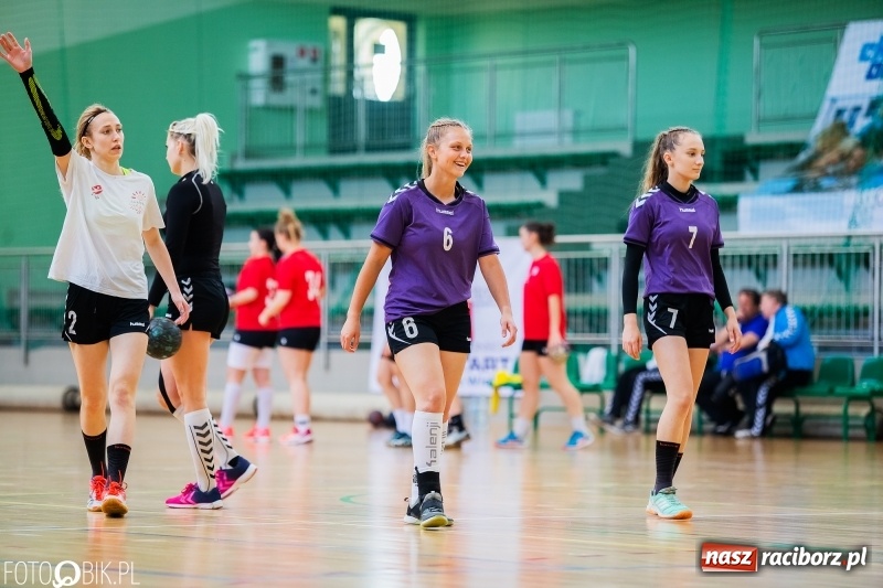 Zdjęcie w galerii na portalu naszraciborz.pl: Turniej Przyjaźni Przaja Handballowi w Arenie Rafako wiadomości z regionu