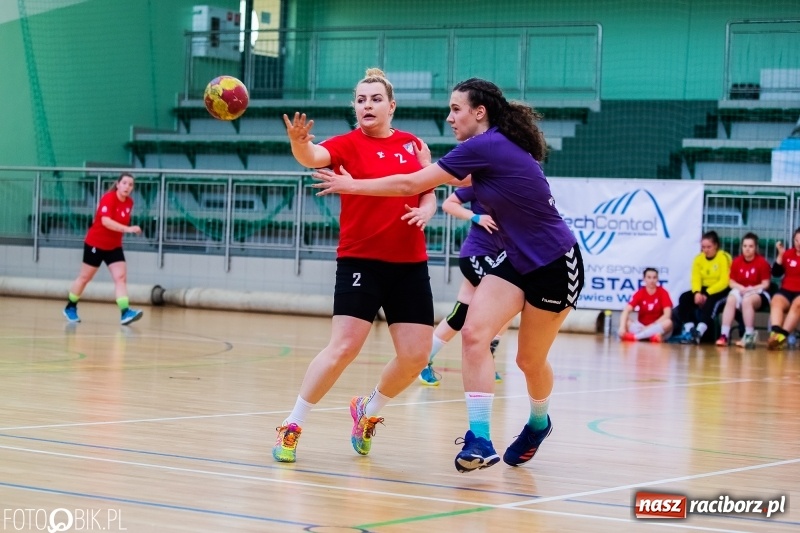 Zdjęcie w galerii na portalu naszraciborz.pl: Turniej Przyjaźni Przaja Handballowi w Arenie Rafako wiadomości z regionu