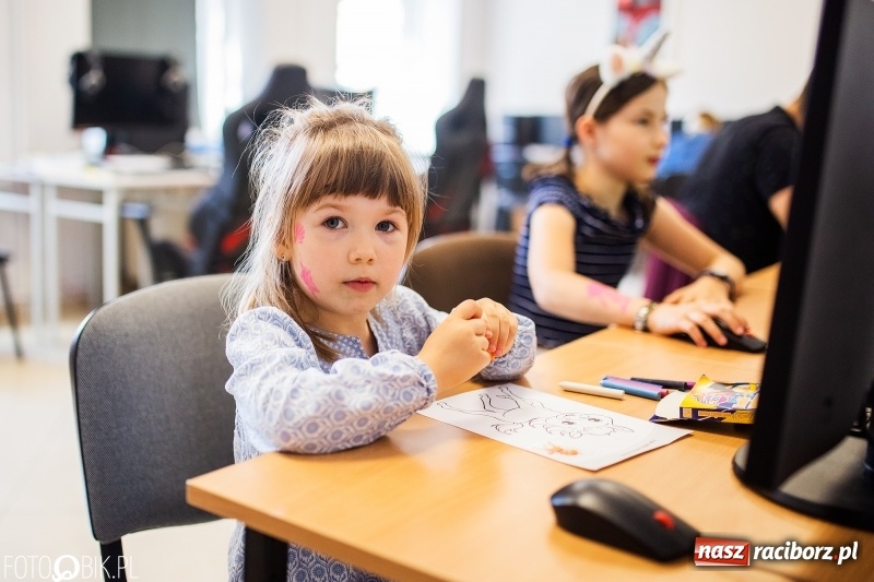 Zdjęcie w galerii na portalu naszraciborz.pl: TEB DAY dla rodziny w TEB Edukacja w Raciborzu wiadomości z regionu