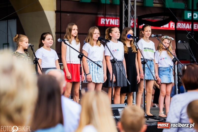 Zdjęcie w galerii na portalu naszraciborz.pl: Moc atrakcji na raciborskim Rynku z okazji Dnia Dziecka [FOTO i WIDEO] wiadomości z regionu