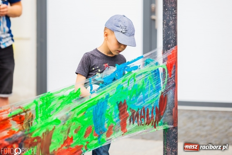 Zdjęcie w galerii na portalu naszraciborz.pl: Moc atrakcji na raciborskim Rynku z okazji Dnia Dziecka [FOTO i WIDEO] wiadomości z regionu
