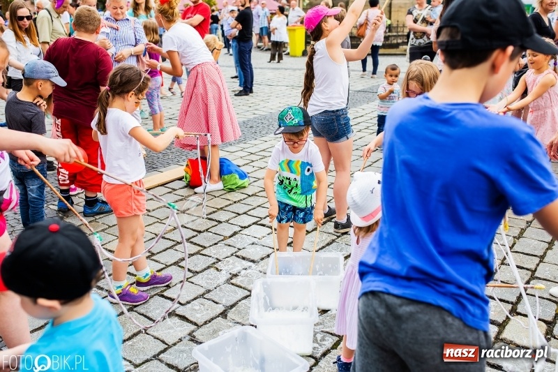 Zdjęcie w galerii na portalu naszraciborz.pl: Moc atrakcji na raciborskim Rynku z okazji Dnia Dziecka [FOTO i WIDEO] wiadomości z regionu
